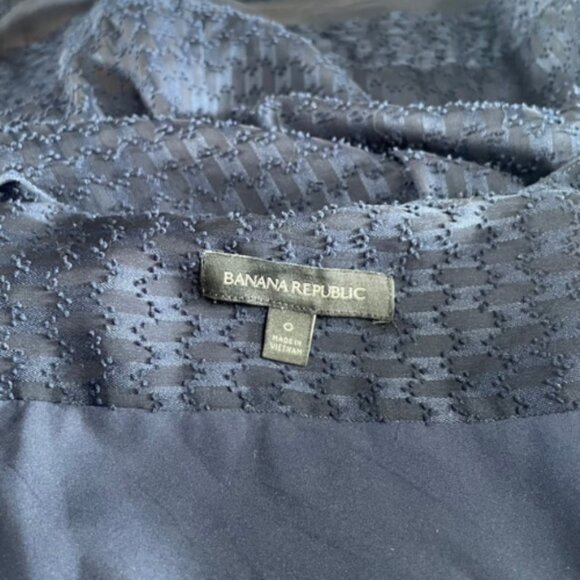 Banana Republic Textured Fit & Flare Dress - Size 0 - EUC - Full Skirt Mesh Navy - Picture 6 of 7